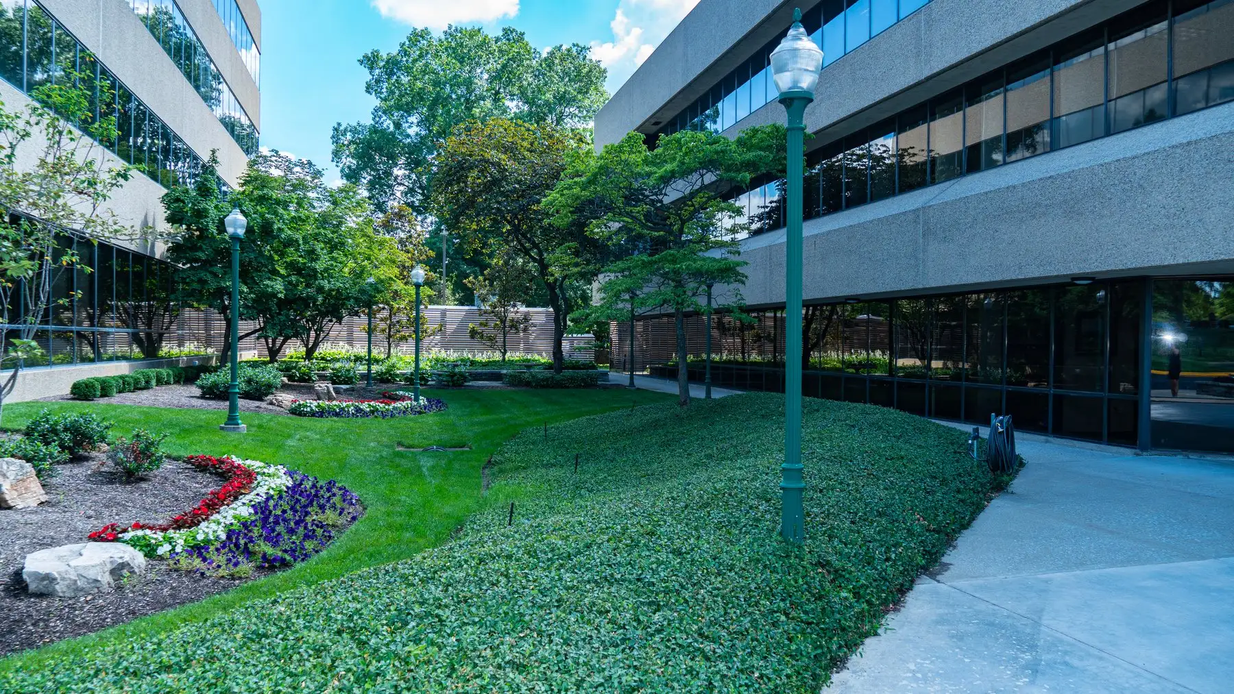 Southcreek Park — campus and interior photograph 3