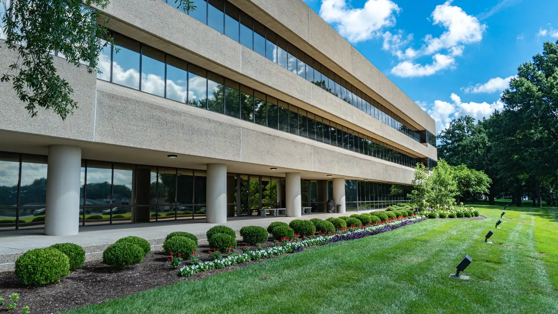 Southcreek Park — campus and interior photograph 6